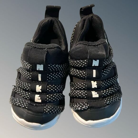 Baby Toddler Nike Novice Baby Shoes Black/White AQ9662 001 Size 8 C - Picture 2 of 6